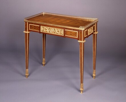 Writing Table (table &agrave; &eacute;crire)