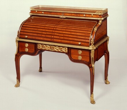 Roll-top Desk (Bureau &agrave; cylindre)