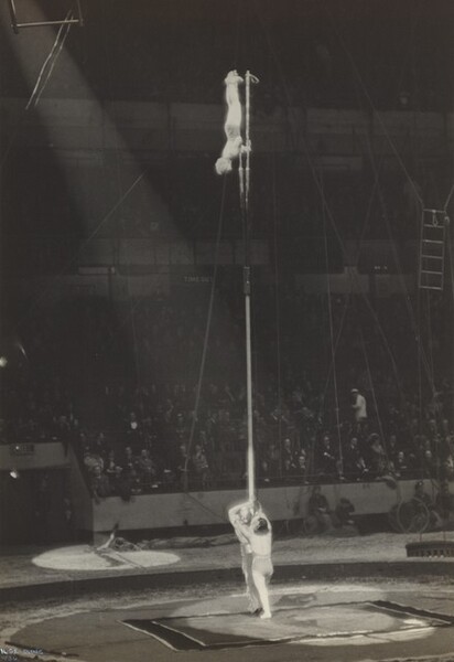 Circus Balancing Act, New York