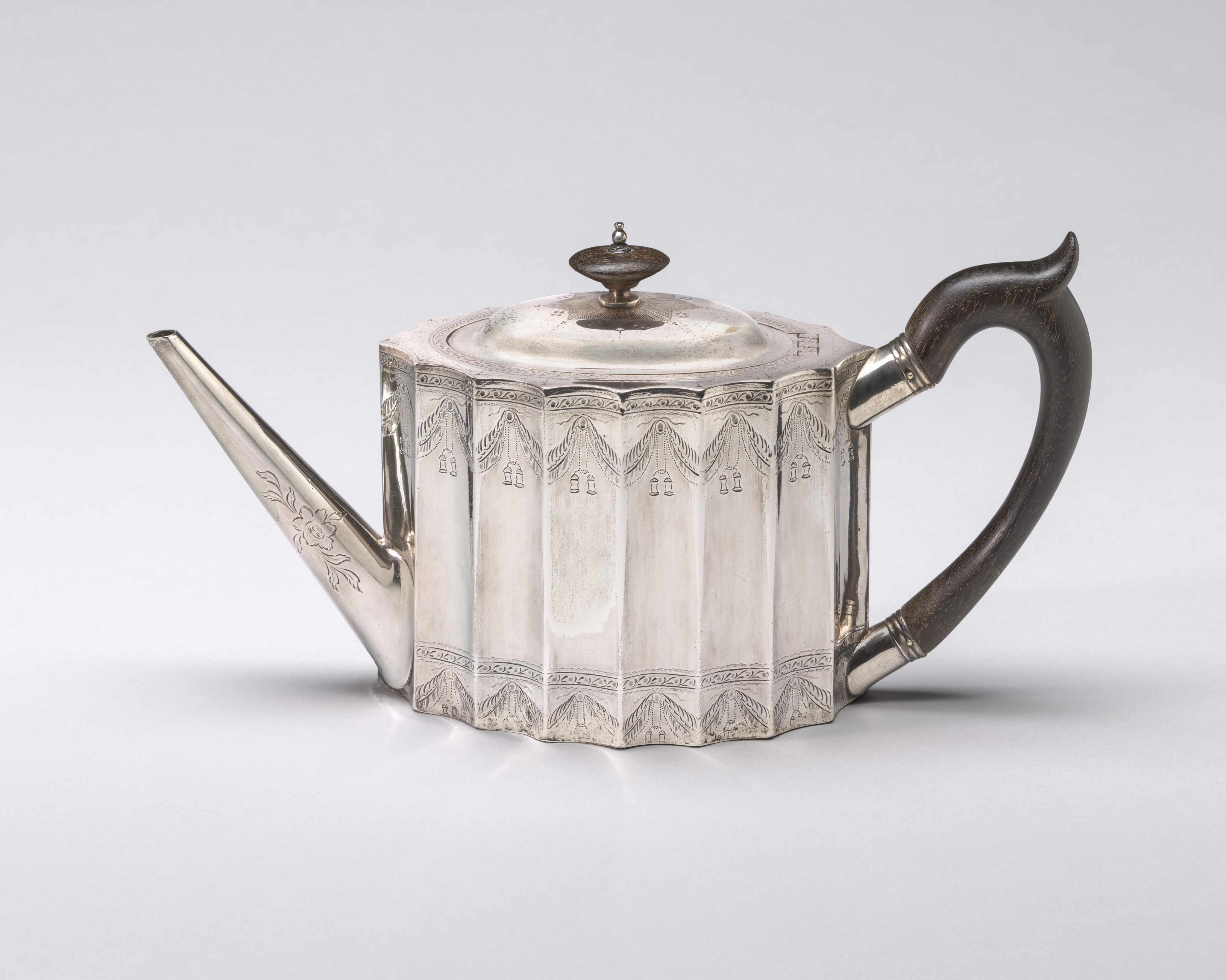 Revere teapot top