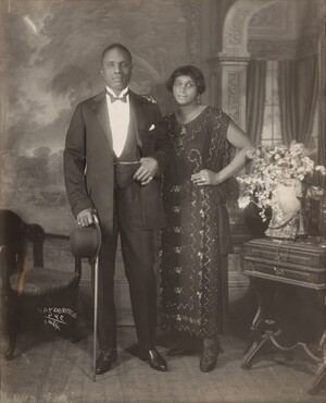 James Van Der Zee, Portrait of a Couple, 1924