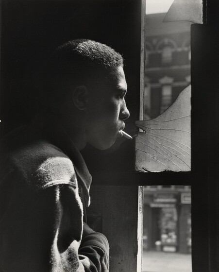 Gordon Parks, Trapped in abandoned building by a rival gang on street, Red Jackson ponders his next move, 1948